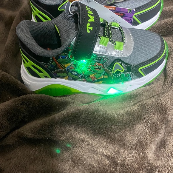 Nickelodeon Teenage Mutant Ninja Turtles Gray and Neon Green Kids' Sneakers - Picture 1 of 7